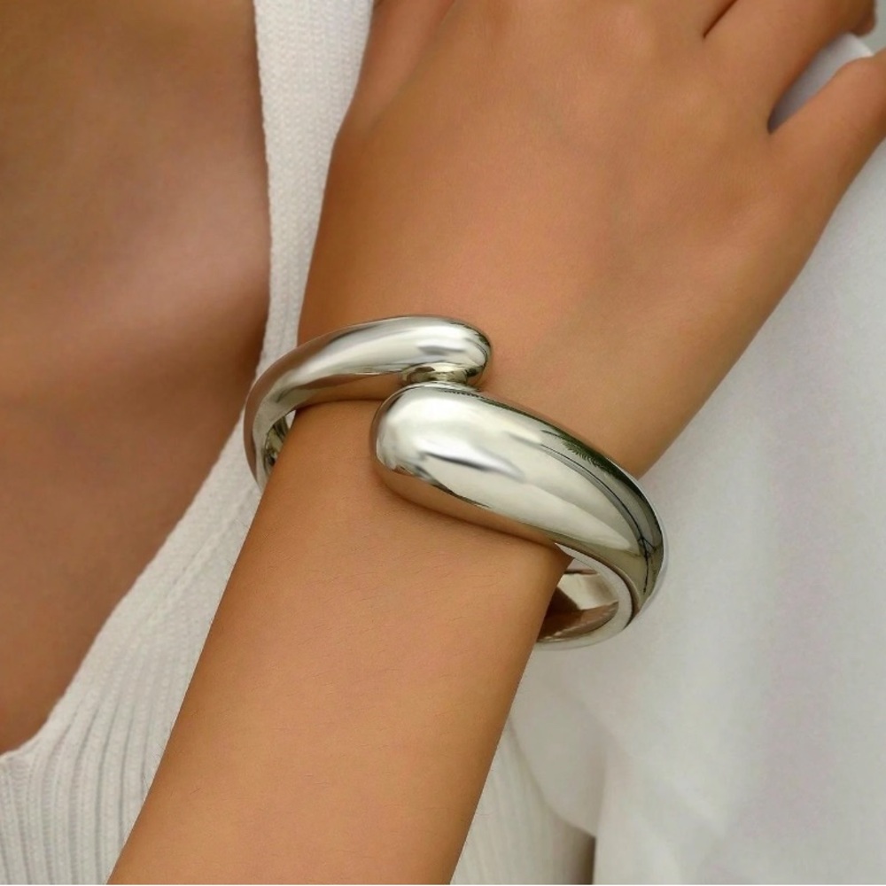Elegant Silver Bracelet